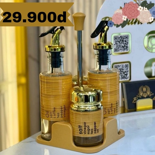 Article des épices sur table 