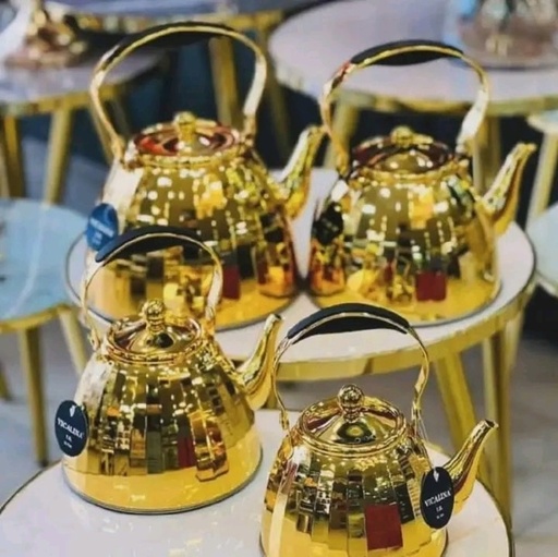 Théière en inox avec passoire 